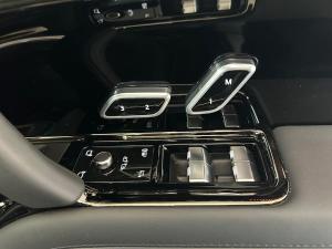 Land Rover Range Rover Sport P635 SV Black - Image 13