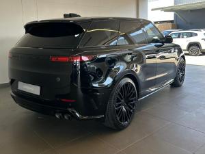 Land Rover Range Rover Sport P635 SV Black - Image 7
