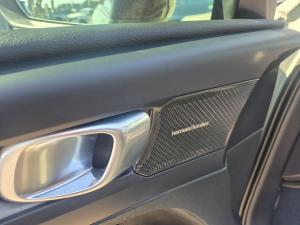 Volvo XC40 B4 Plus Dark - Image 21