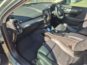 Volvo XC40 B4 Plus Dark - Image 23