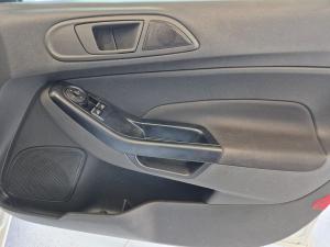 Ford Fiesta 5-door 1.4 Ambiente (aircon+audio) - Image 9