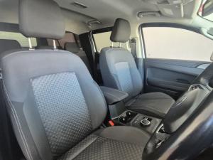 Volkswagen Amarok 2.0TDI double cab Life 4Motion manual - Image 11