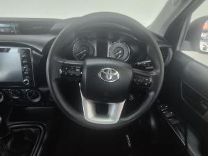Toyota Hilux 2.4GD-6 double cab Raider manual - Image 8