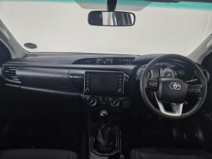 Toyota Hilux 2.4GD-6 double cab Raider manual - Image 11