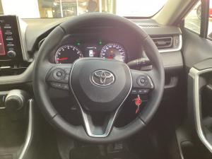 Toyota RAV4 2.0 GX auto - Image 8