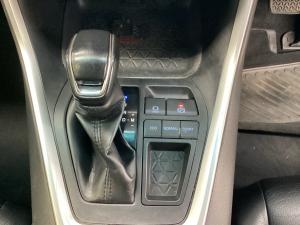 Toyota RAV4 2.0 GX auto - Image 12