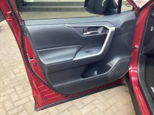 Toyota RAV4 2.0 GX auto - Image 25