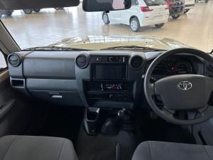 Toyota Land Cruiser 79 4.5D-4D V8 double cab LX - Image 6