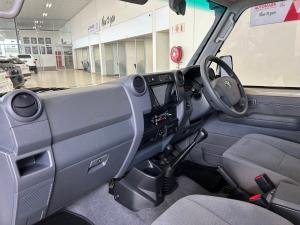 Toyota Land Cruiser 79 4.5D-4D V8 double cab LX - Image 7