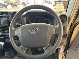 Toyota Land Cruiser 79 4.5D-4D V8 double cab LX - Image 8