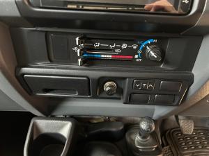 Toyota Land Cruiser 79 4.5D-4D V8 double cab LX - Image 12
