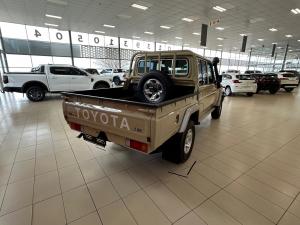 Toyota Land Cruiser 79 4.5D-4D V8 double cab LX - Image 2