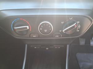 Hyundai i20 1.2 Fluid - Image 14
