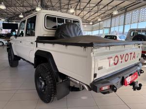 Toyota Land Cruiser 79 2.8GD-6 double cab auto - Image 18