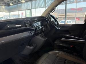 Volkswagen Caravelle 2.0BiTDI Highline 4Motion - Image 7