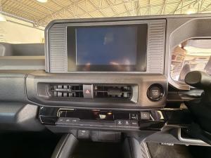 Toyota Land Cruiser FJ 2.7 4x4 VX - Image 13