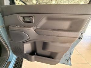 Toyota Land Cruiser FJ 2.7 4x4 VX - Image 22