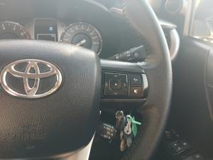 Toyota Hilux 2.4 GD-6 Raider 4X4 automaticD/C - Image 10