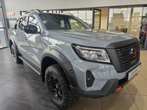 Nissan Navara 2.5DDTI PRO-4X Warrior 4X4 automatic D/C - Image 1