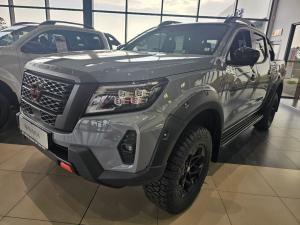 Nissan Navara 2.5DDTI PRO-4X Warrior 4X4 automatic D/C - Image 2