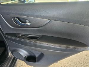 Nissan X Trail 2.5 Acenta 4X4 CVT - Image 15