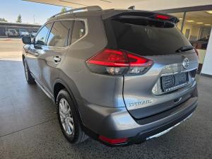 Nissan X Trail 2.5 Acenta 4X4 CVT - Image 8