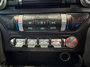 Ford Mustang 5.0 GT fastback - Image 15