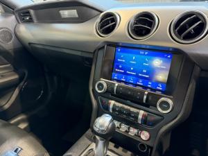 Ford Mustang 5.0 GT fastback - Image 18