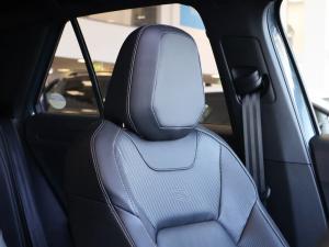 Volkswagen T-Roc 2.0TSI 4Motion R-Line - Image 18