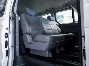 Hyundai H-1 2.4 bus GLS - Image 13