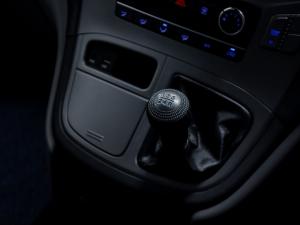 Hyundai H-1 2.4 bus GLS - Image 16