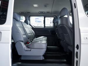 Hyundai H-1 2.4 bus GLS - Image 9