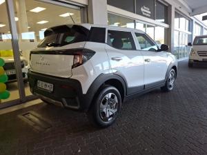 Mahindra XUV 3XO 1.2T MX2 auto - Image 4