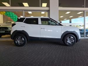 Mahindra XUV 3XO 1.2T MX2 auto - Image 6