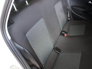 Volkswagen Polo Vivo hatch 1.6 Life - Image 16