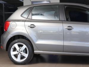 Volkswagen Polo Vivo hatch 1.6 Comfortline auto - Image 5