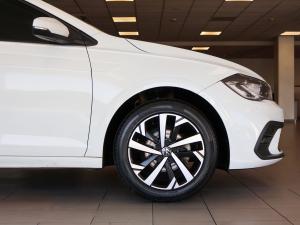 Volkswagen Polo hatch 1.0TSI Life manual - Image 7