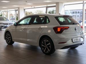 Volkswagen Polo hatch 1.0TSI Life manual - Image 8