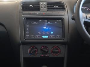 Volkswagen Polo Vivo hatch 1.6 Life - Image 16