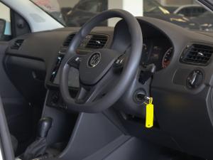 Volkswagen Polo Vivo hatch 1.6 Life - Image 17