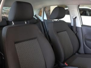Volkswagen Polo Vivo hatch 1.6 Life - Image 27