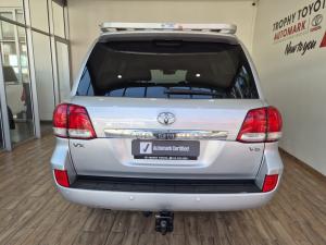 Toyota Land Cruiser 200 4.5D-4D VX - Image 5
