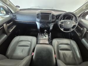 Toyota Land Cruiser 200 4.5D-4D VX - Image 6