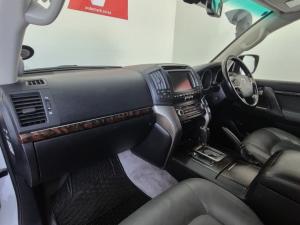 Toyota Land Cruiser 200 4.5D-4D VX - Image 7