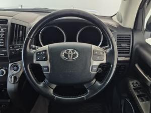 Toyota Land Cruiser 200 4.5D-4D VX - Image 8
