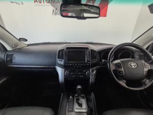 Toyota Land Cruiser 200 4.5D-4D VX - Image 11