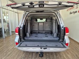 Toyota Land Cruiser 200 4.5D-4D VX - Image 14