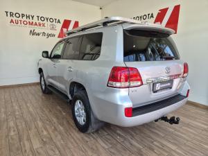 Toyota Land Cruiser 200 4.5D-4D VX - Image 17