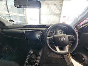 Toyota Hilux 2.4GD-6 single cab 4x4 Raider manual - Image 6