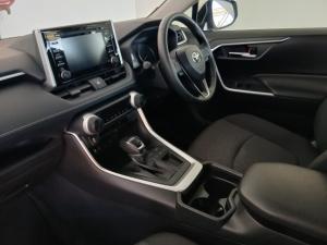 Toyota RAV4 2.0 GX auto - Image 7